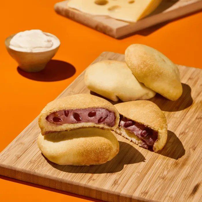 Naan sa sirom i crvenim grahom