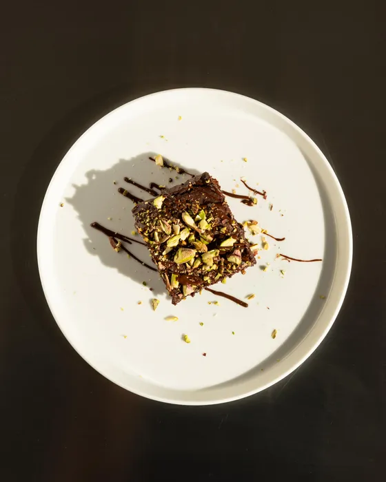 Glutenfri chokoladebrownie med kidneybønner og pistacienødder