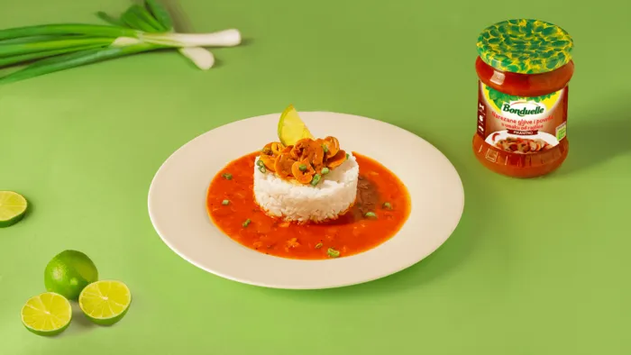 Riža s gljivama i povrćem u umaku od rajčice