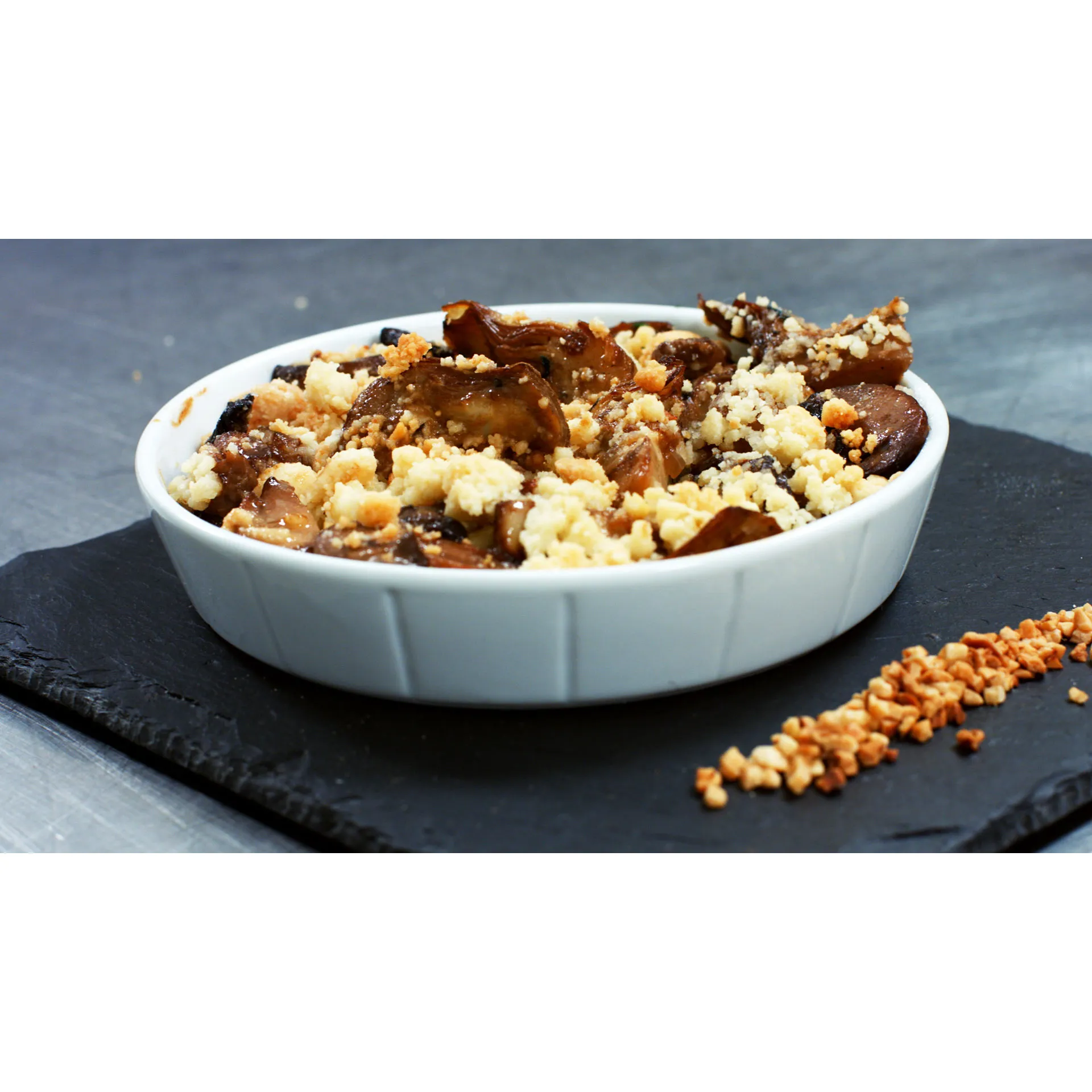 Crumble migdałowy z karczochami i pieczarkami