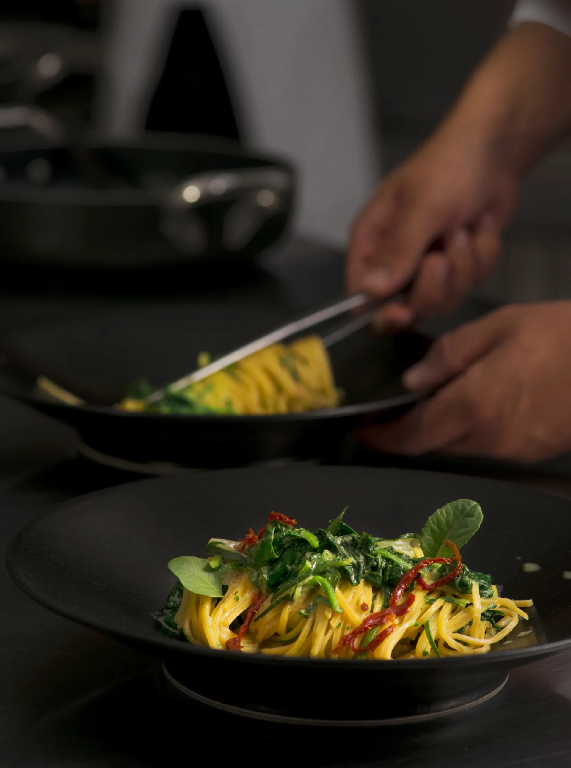 Tajarin alla carbonara con friarielli, zucchine e pomodori secchi