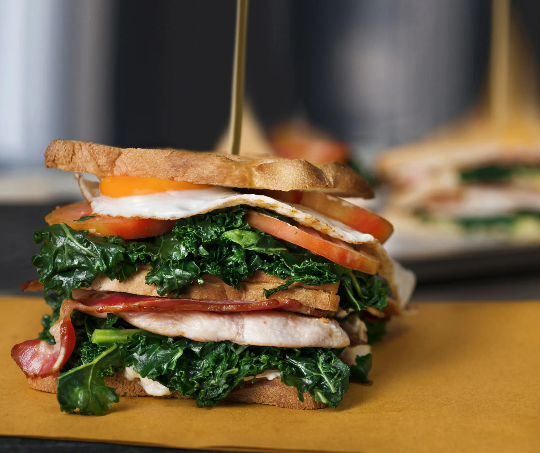 Club sandwich con cavolo nero riccio Kale