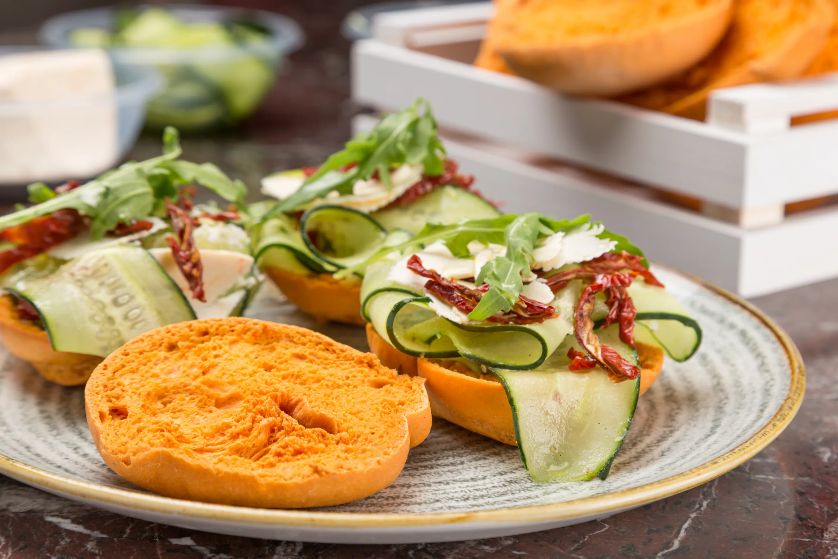 Frisella alla zucca con insalatina di cetrioli