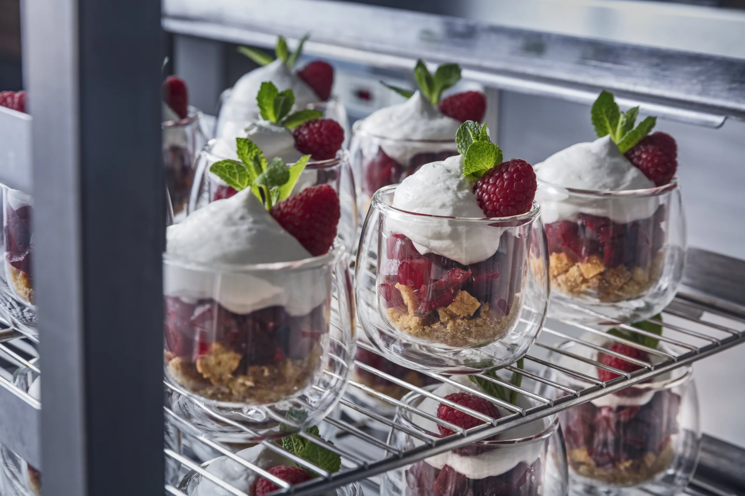 Crumble di barbabietole rosse e biscotti alla cannella