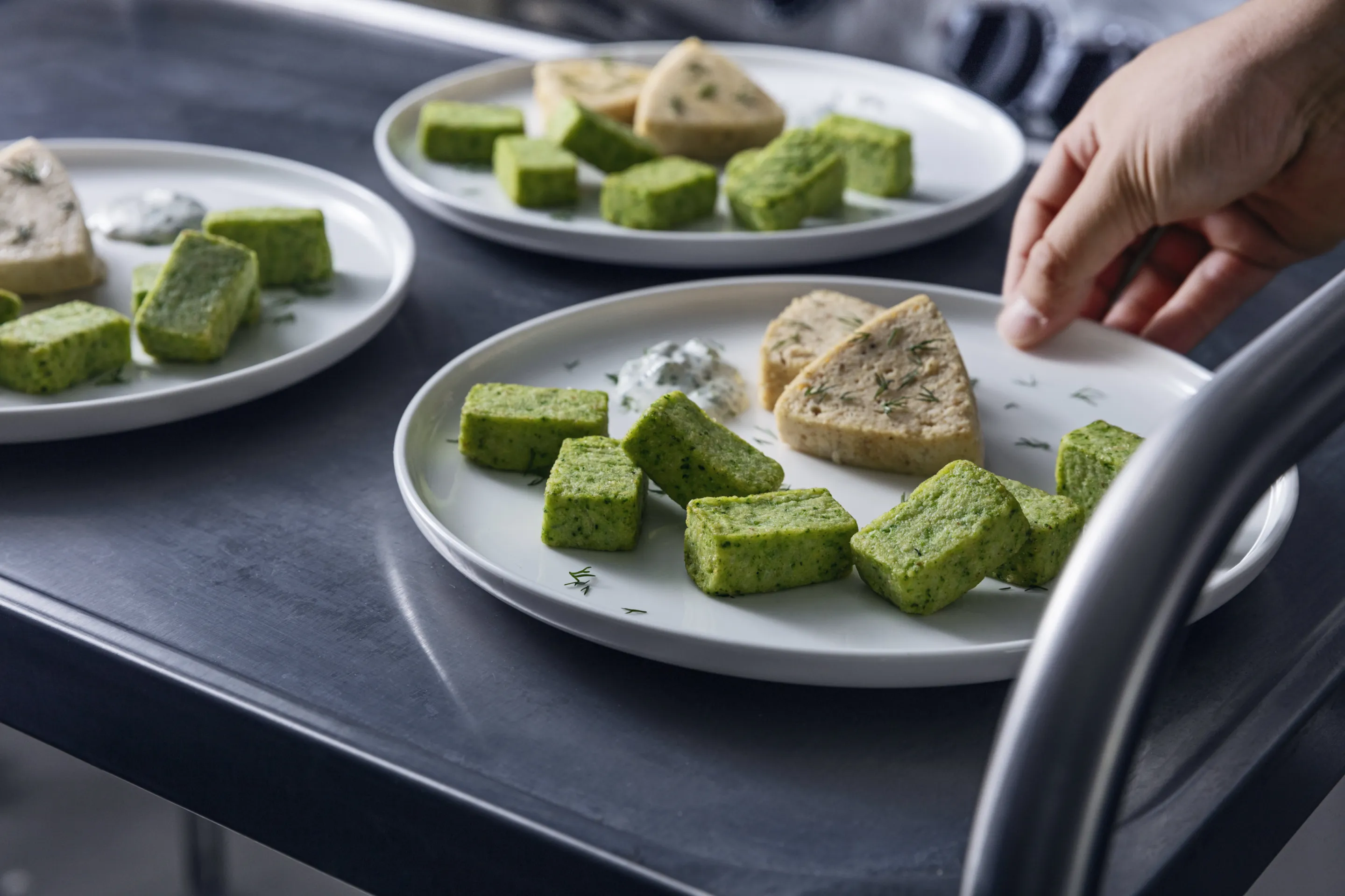 Recette Manger Mains : Bouchées de brocolis et son cabillaud aux champignons de paris