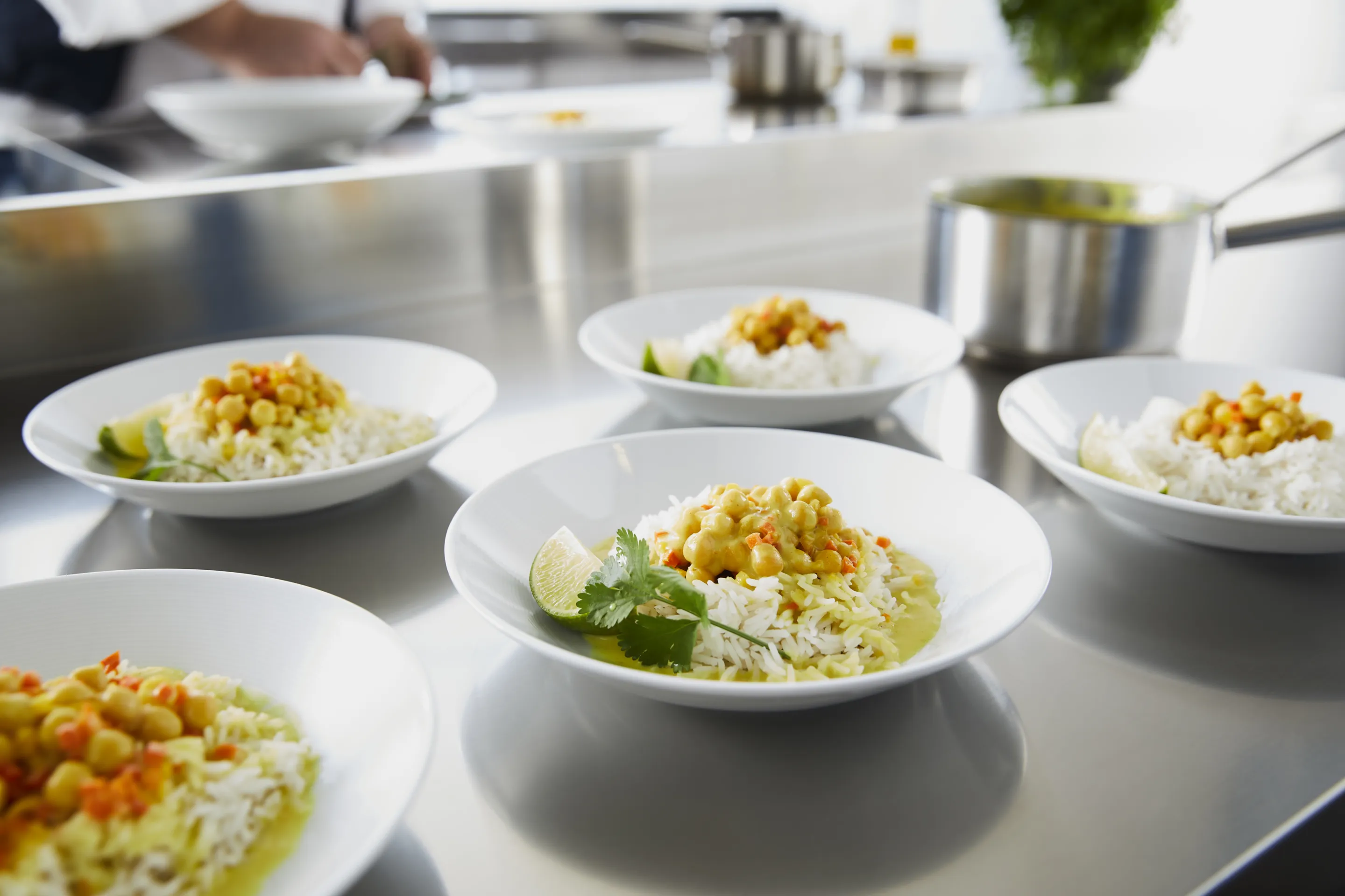 Cizrnové curry na kokosovém mléce