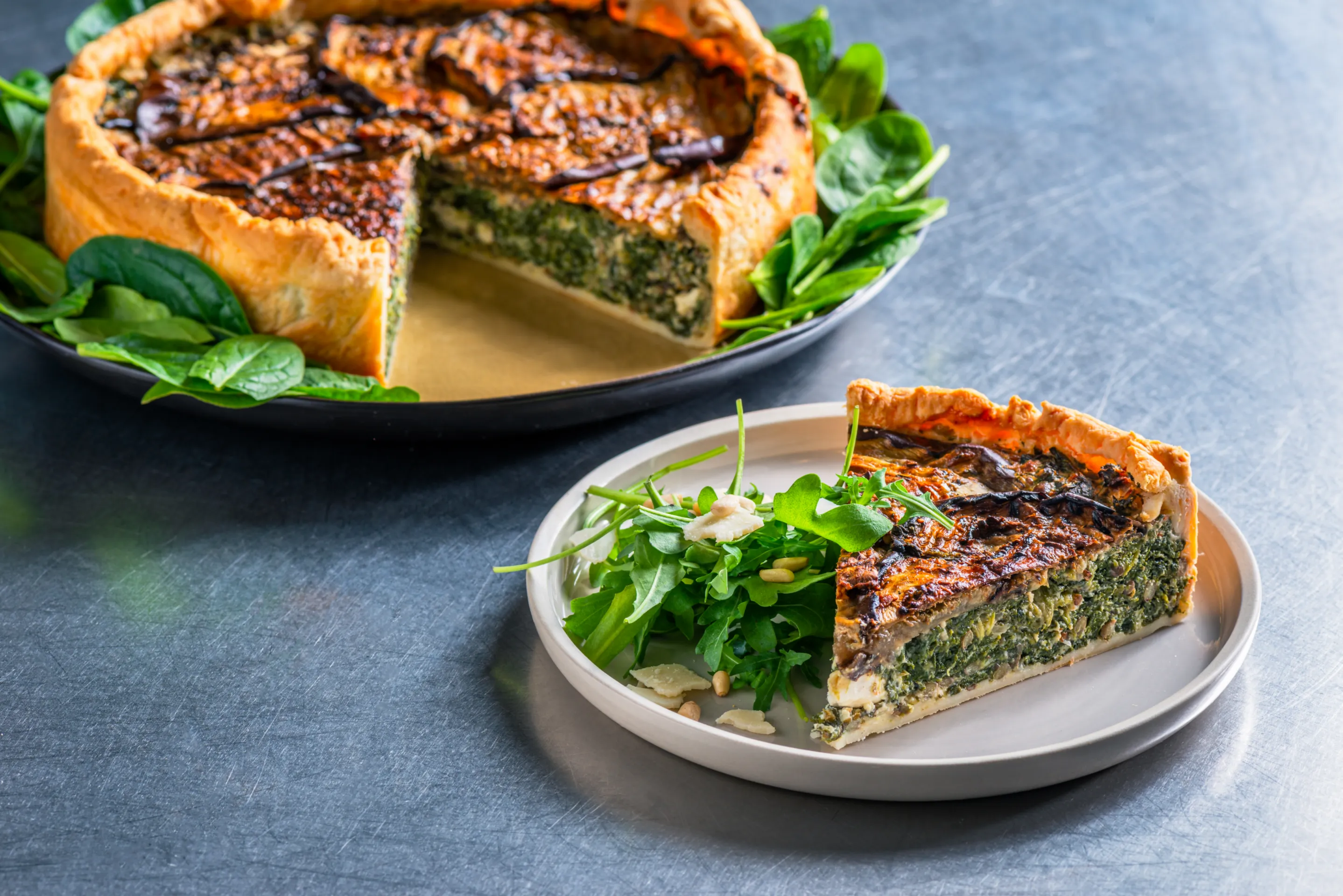 Hartige Griekse taart met groene linzen