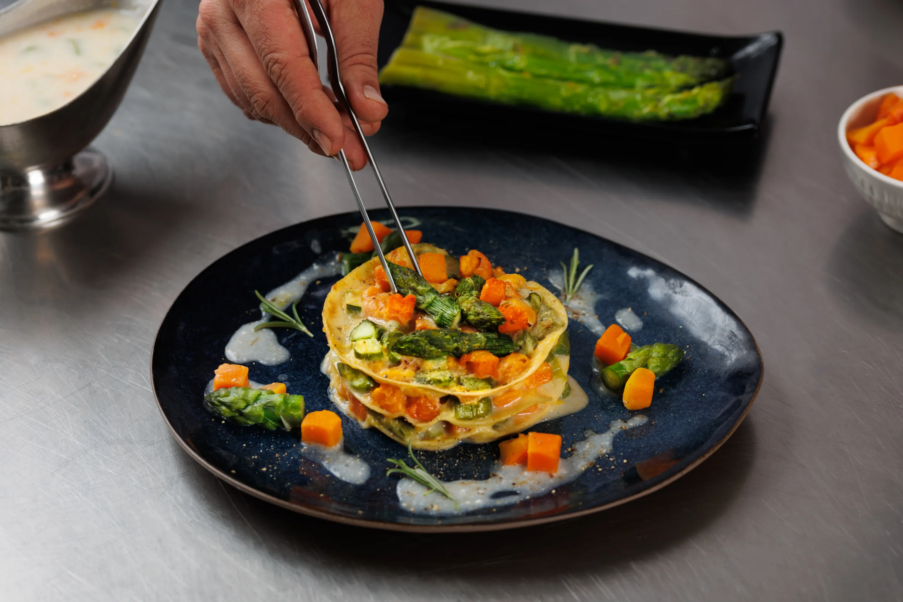 Lasagnetta bianca con asparagi e zucca a cubetti