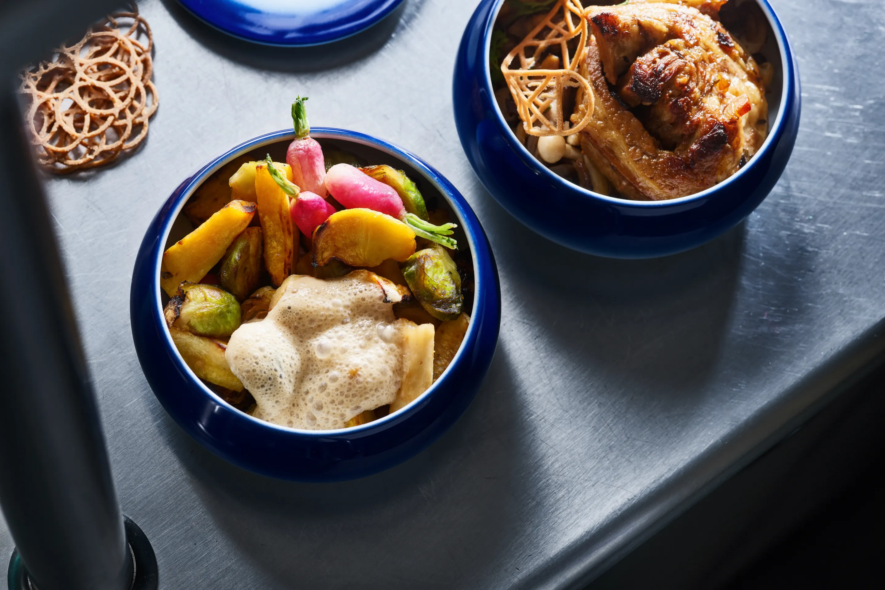 Mélange de légumes racines rôtis et effiloché de veau