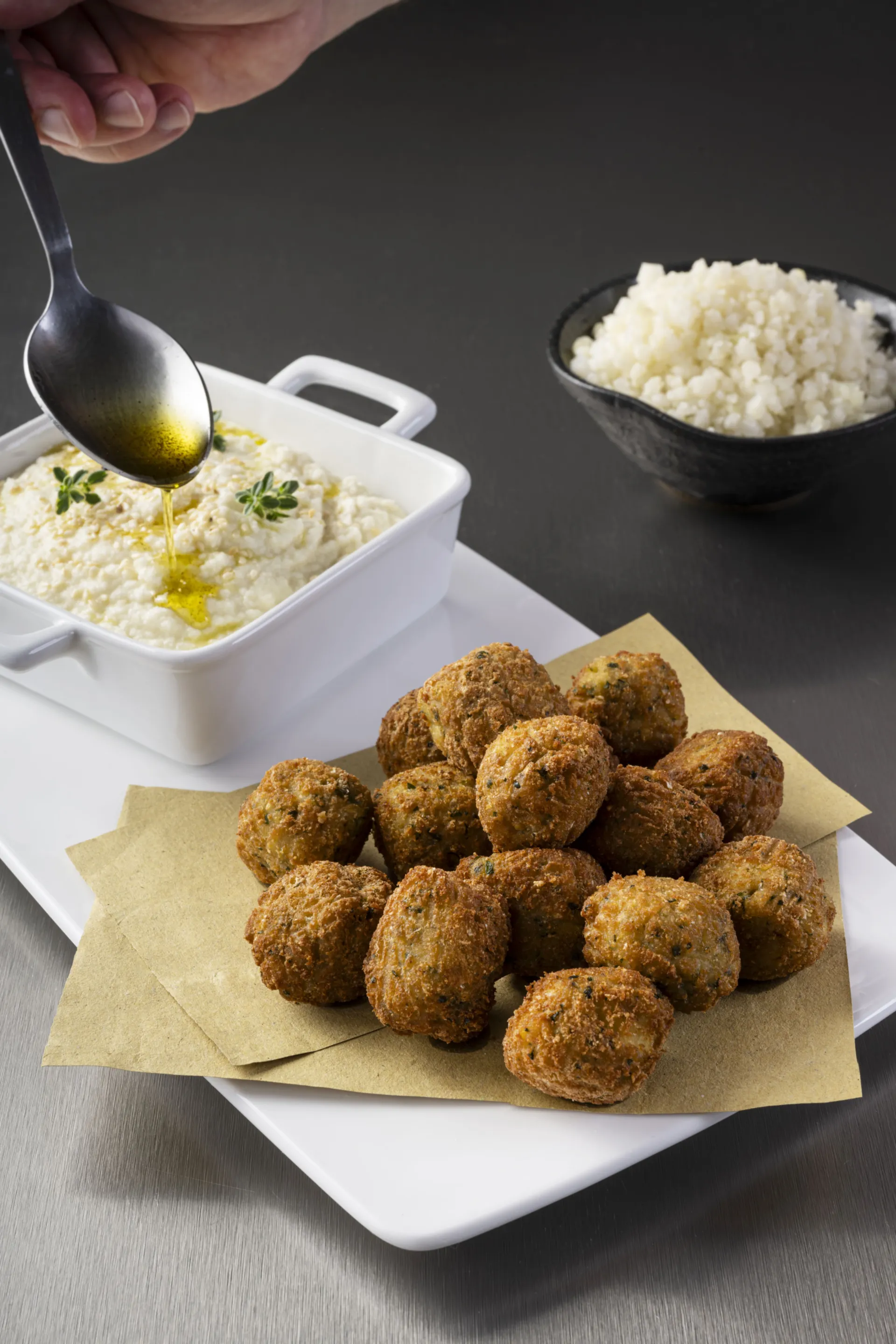 Babaganoush di Cavolfiori e tahina con Falafel di Ceci