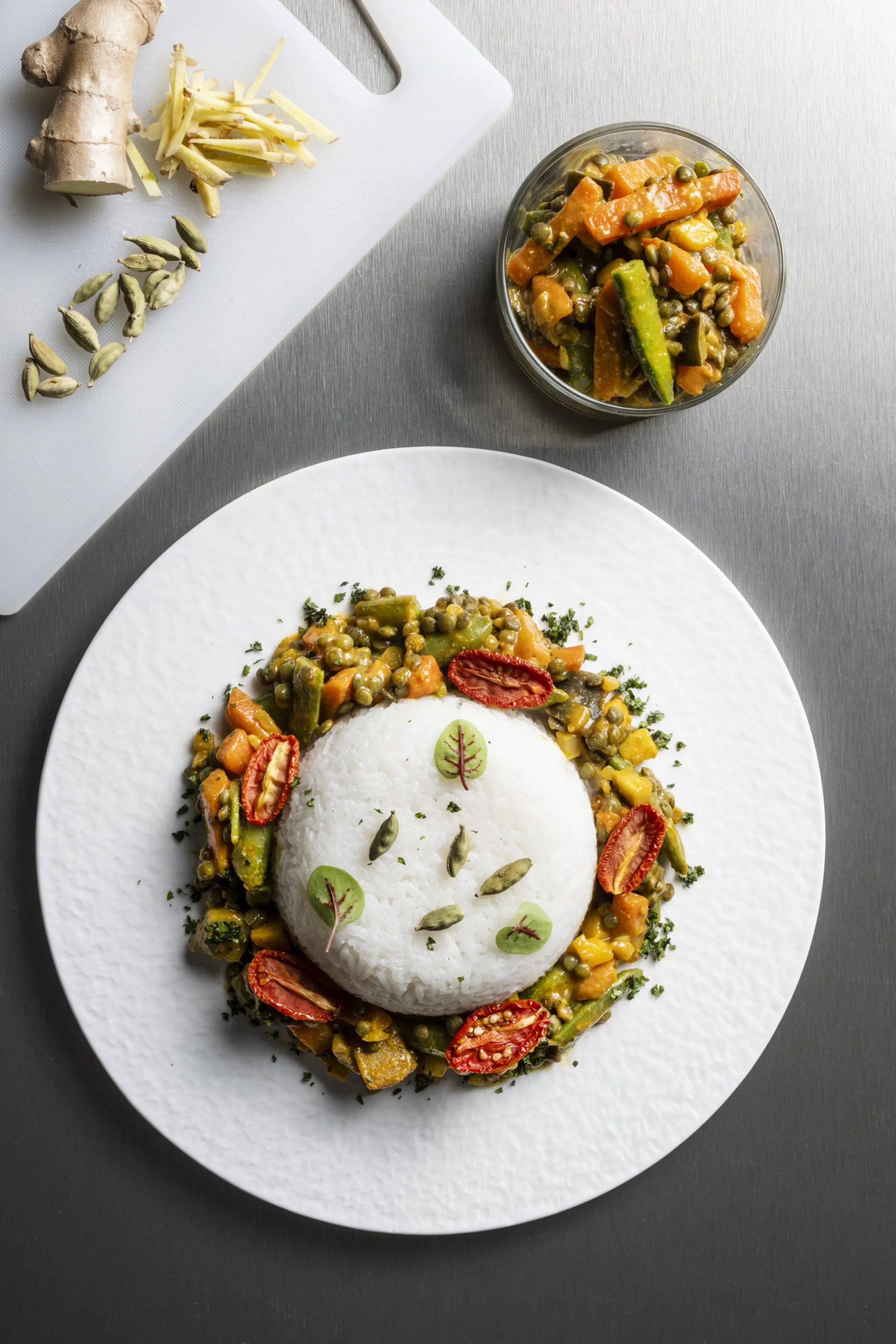 Chana masala con contorno India