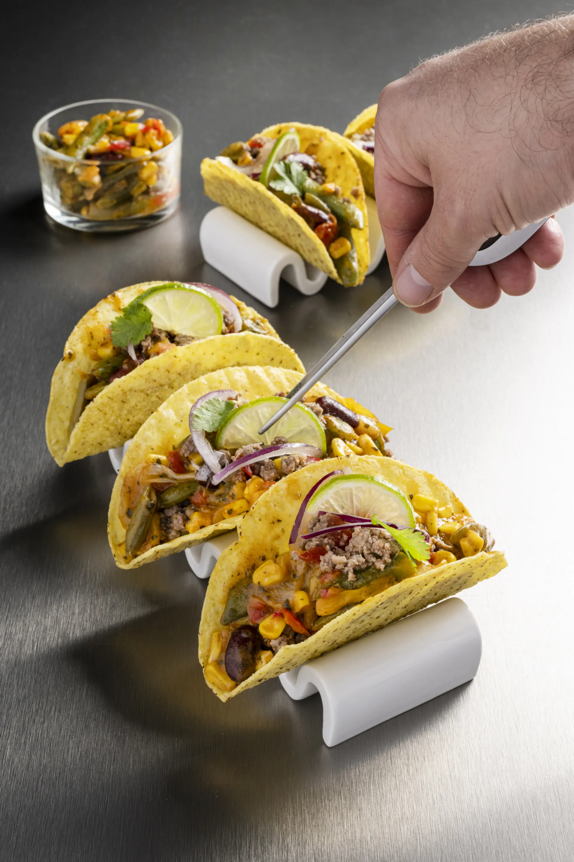 Tacos con contorno Tex-Mex, coriandolo e lime