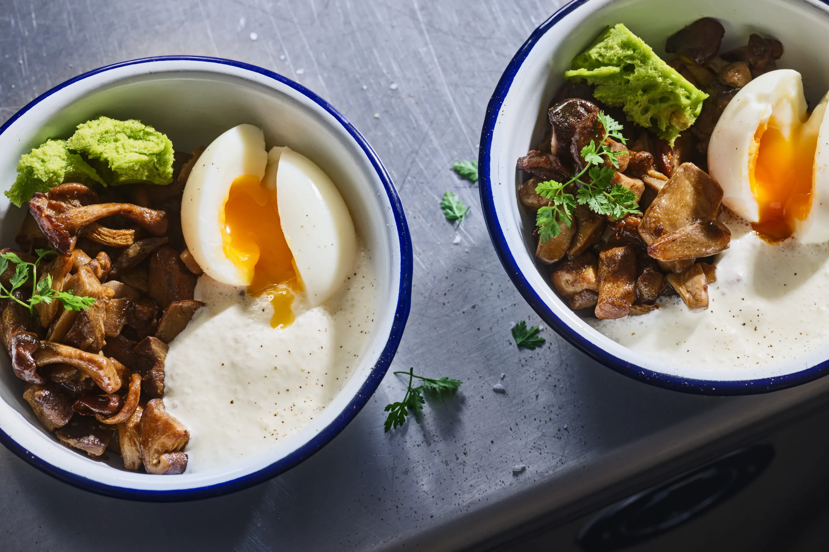 Champignons sautés et oeuf parfait sauce parmesan