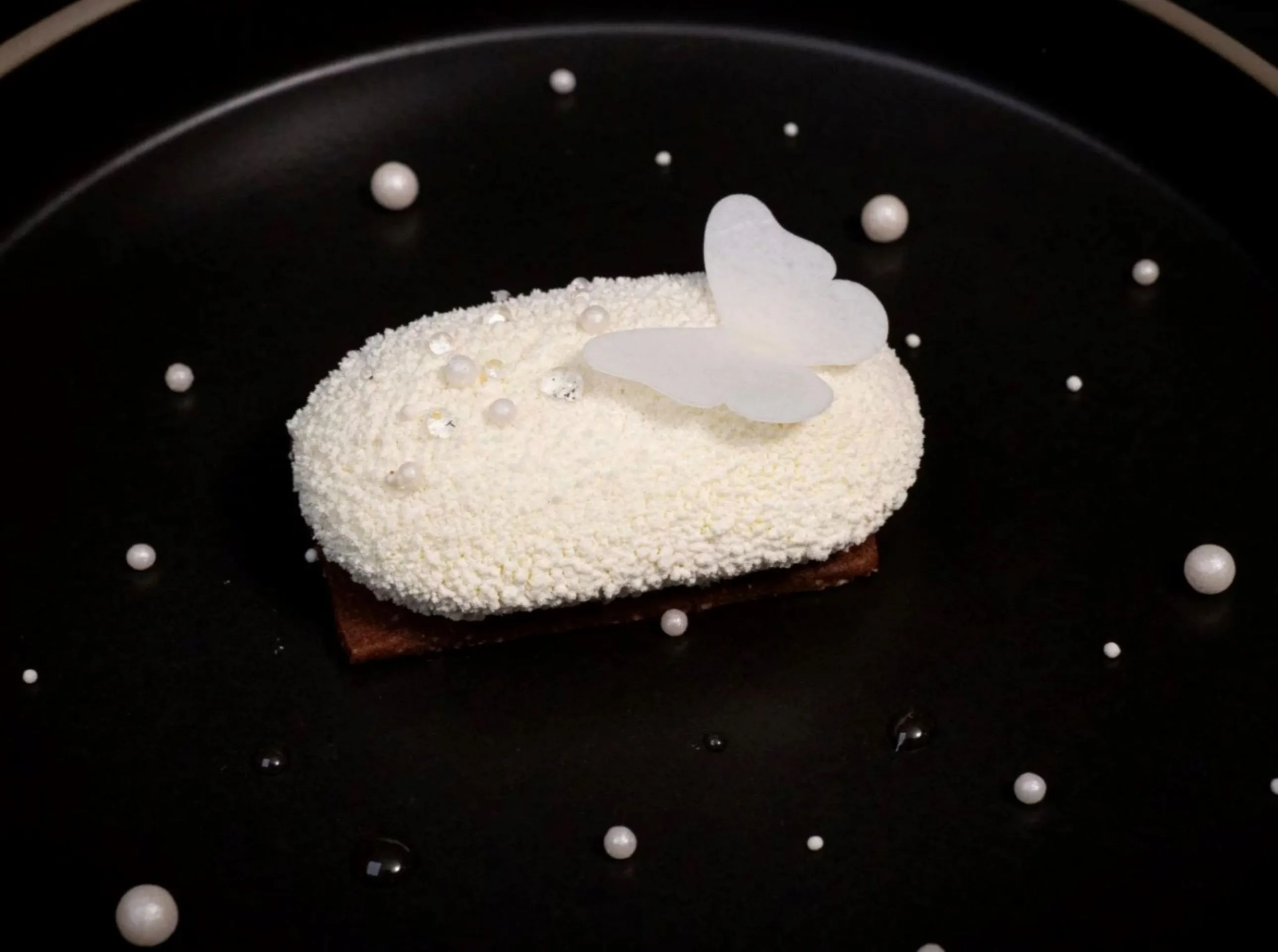 Dezert s pěnou z celeru a bílé čokolády