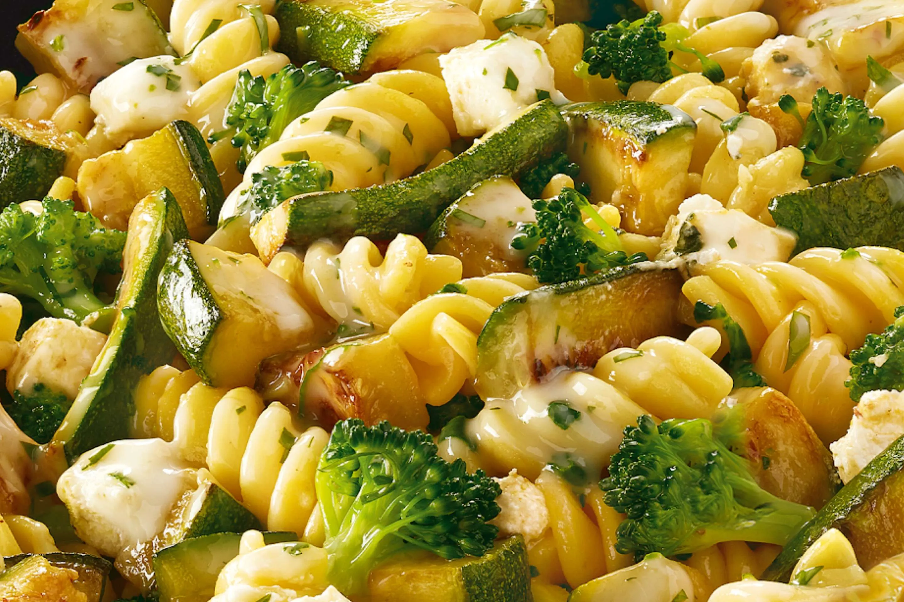 Pasta Poêlée Fusilli, Courgettes & Fromage