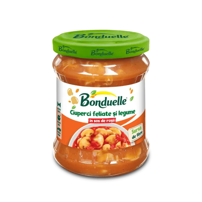 Ciuperci feliate și legume în sos de roșii